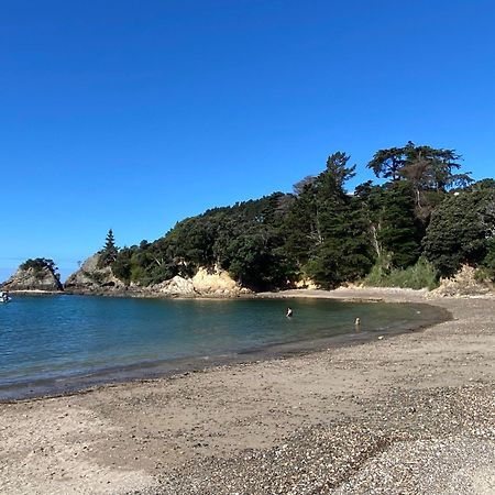Kereru Cabin - Spectacular Seaviews, Rustic, Glamping Eco Adventure بالم بيتش المظهر الخارجي الصورة